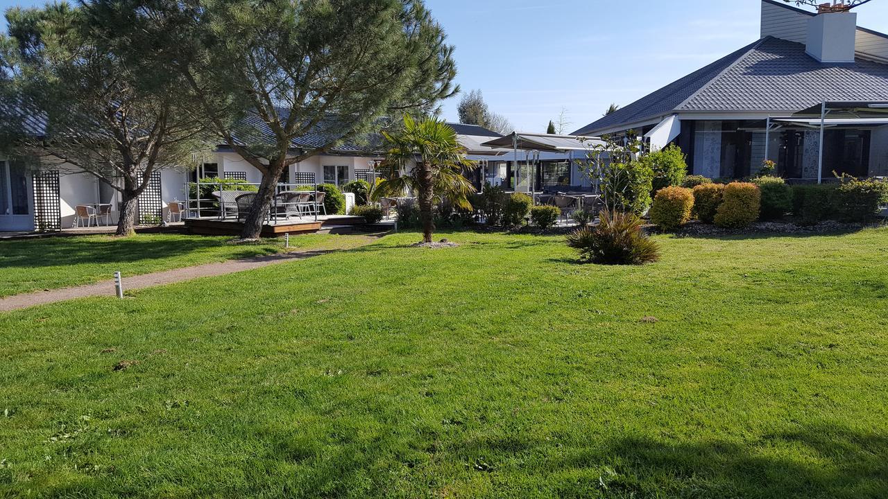 Hotel Restaurant Le Jardin Délice Saint-Victor-des-Oules Exterior foto